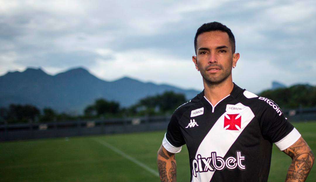 Meia argentino se mostra honrado em vestir a camisa do Vasco