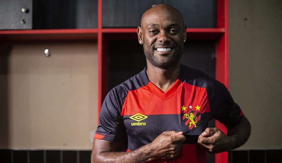 Vagner Love é decisivo e levanta seu 25º título na carreira