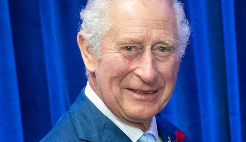 Rei Charles III realiza inauguração de palco do festival “Eurovision”