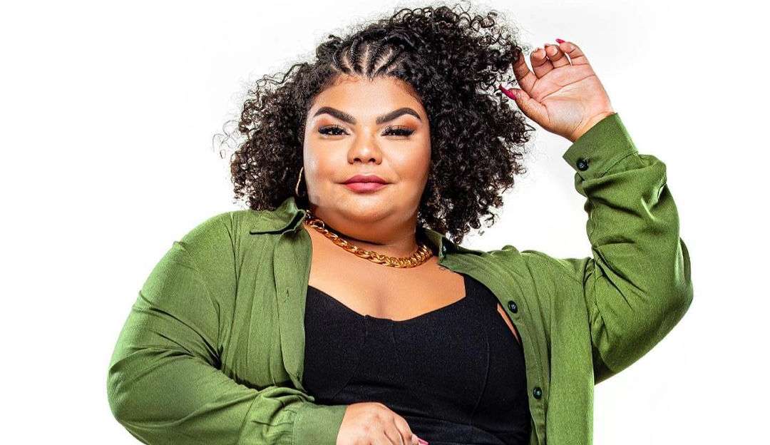 Flora faz apelo após ser vítima de importunação em sua casa