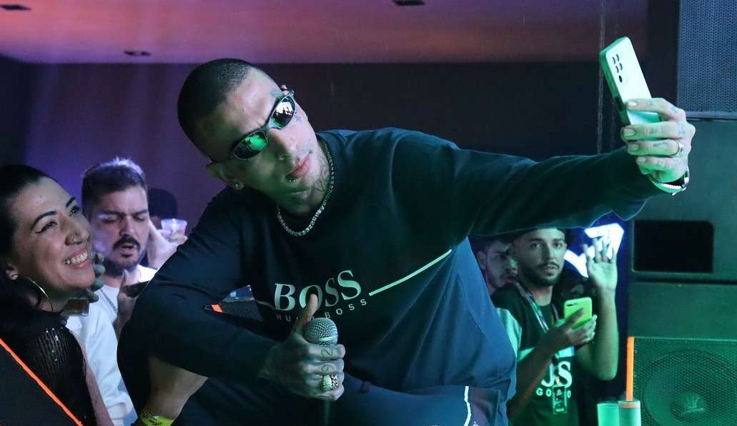 Guimê faz primeira apresentação depois de participação polêmica no BBB 23