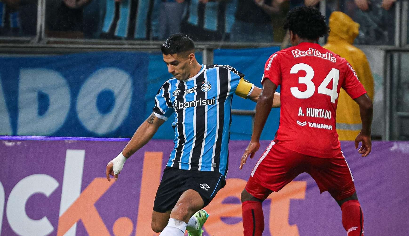 Grêmio e Bragantino empatam em jogo de seis gols e “desencanto” de Suárez