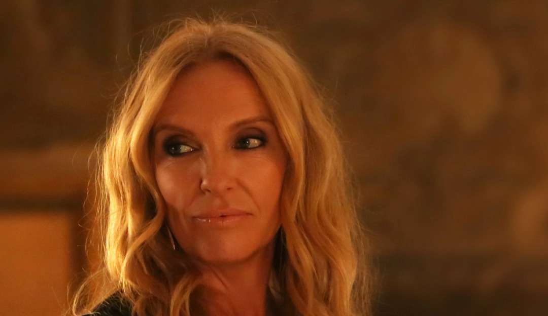 Toni Collette estreia como chefona em “Mafia Mamma: De Repente Criminosa”