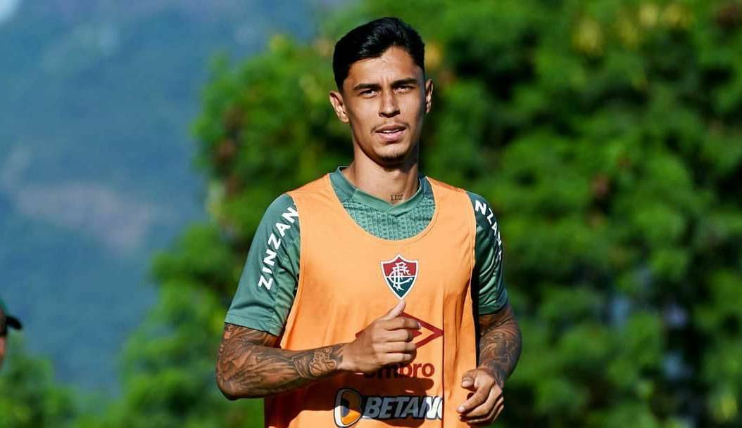 Fluminense afasta Vitor Mendes por suspeita de manipulação de situações de jogo