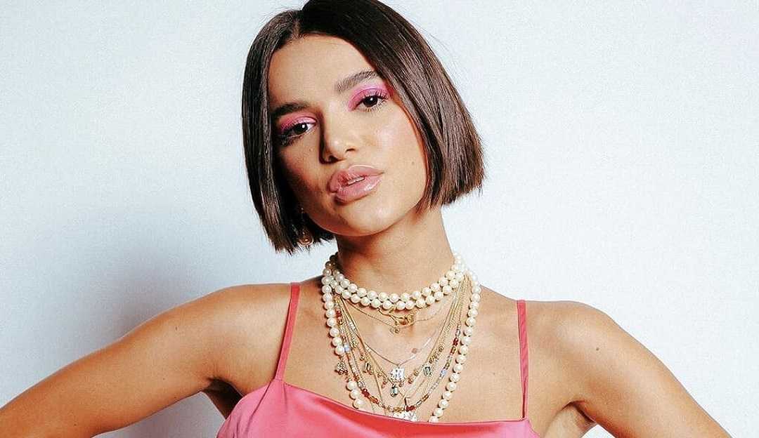 Manu Gavassi publica foto compondo para novo álbum