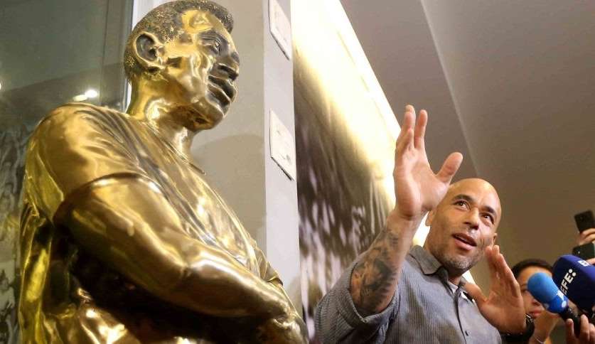 Memorial de Pelé é inaugurado em Santos