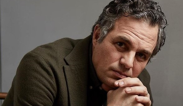 “/Poor Things”/ traz de volta às telonas Mark Ruffalo e Emma Stone