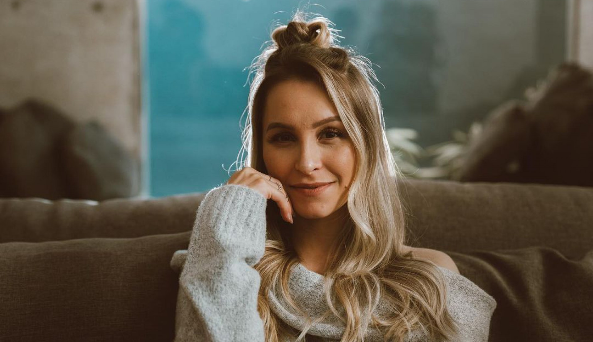 Carla Diaz recebeu a primeira dose da vacina contra a Covid-19: “/Vamos vencer esse vírus juntos!”/