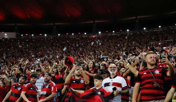 Flamengo bate Racing e encaminha vaga na Libertadores