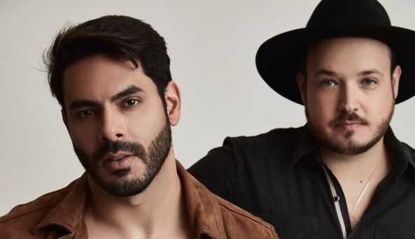 Dupla Rodolffo e Israel aproveitam sucesso de “/Batom de Cereja”/ e emplacam novo clipe com participação de Safadão