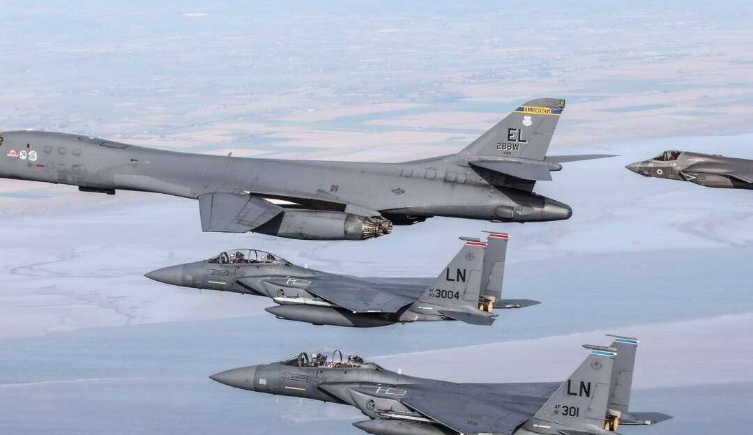 EUA x Russia: País americano envia supercaças contra a Rússia