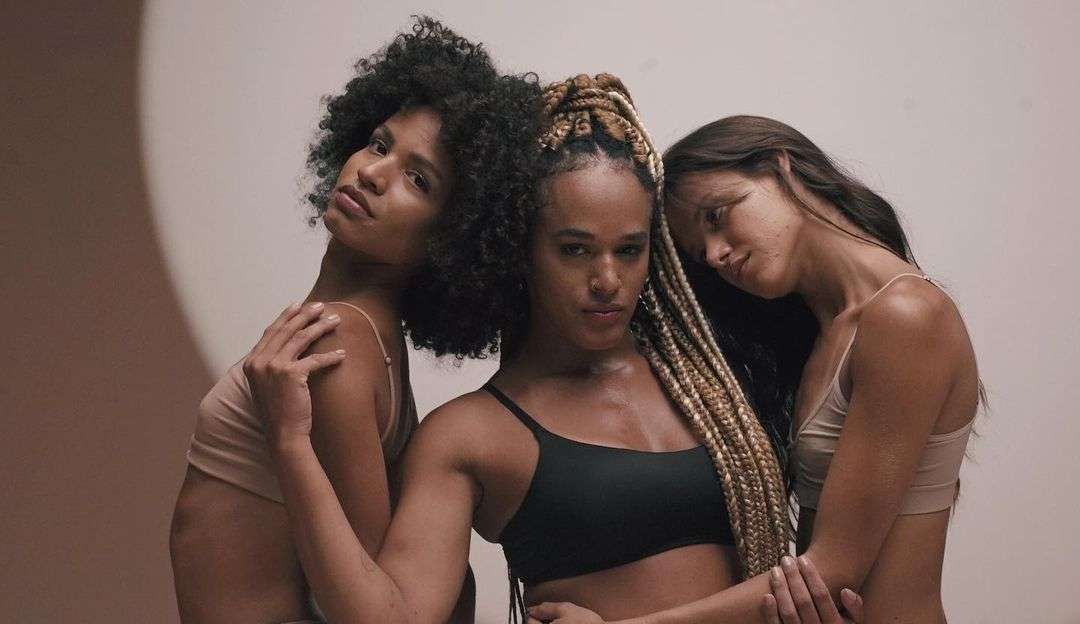 Prática ‘aquendar’ causa problemas de saúde em mulheres trans