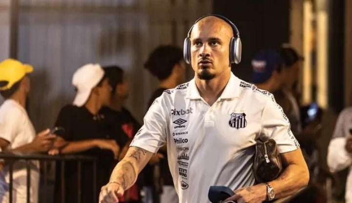 Vasco negocia com o jogador Maicon, zagueiro do Santos