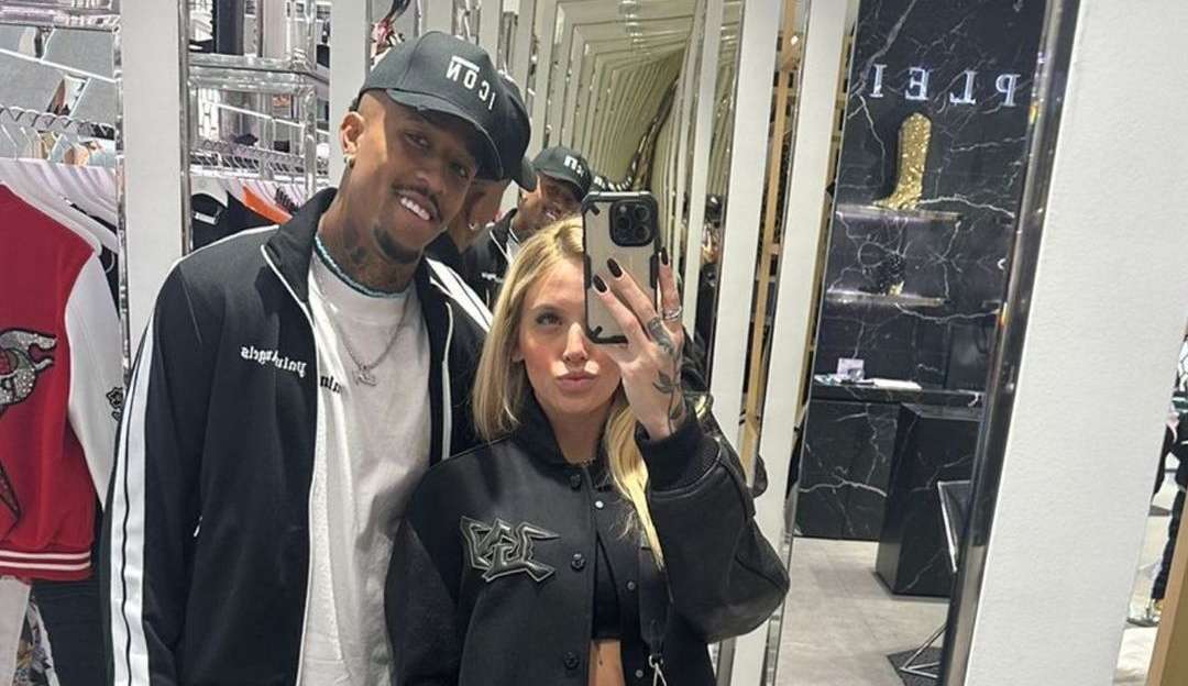 Cassia Oliveira, atual de Eder Militão, exibe convite da festa de um ano da filha do jogador