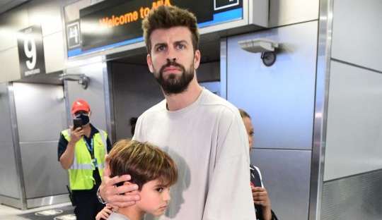 Piqué e seus filhos são clicados ao desembarcarem em Miami