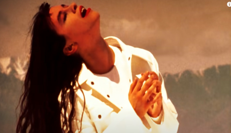 Alanis Morissette anuncia a remarcação da turnê do aniversário de 25 anos de “Jagged Little Pill”