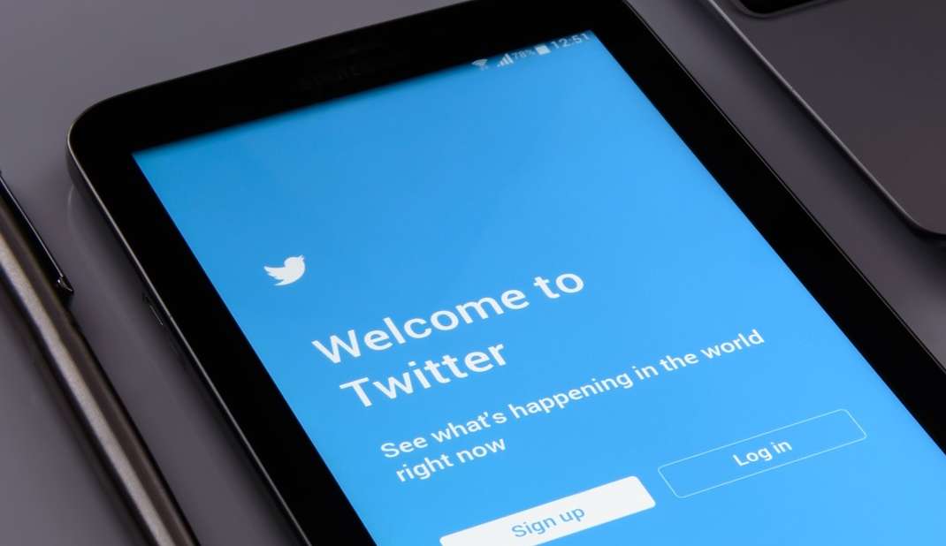 Estudo prova que fake news escritas por inteligência artificial enganam melhor