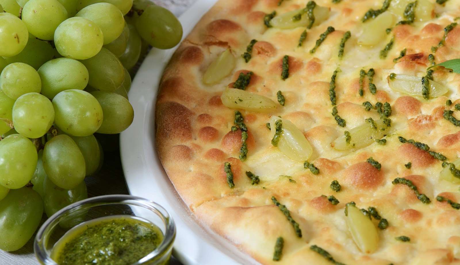 Dia da pizza: Aprenda receita de foccacia com uvas verdes