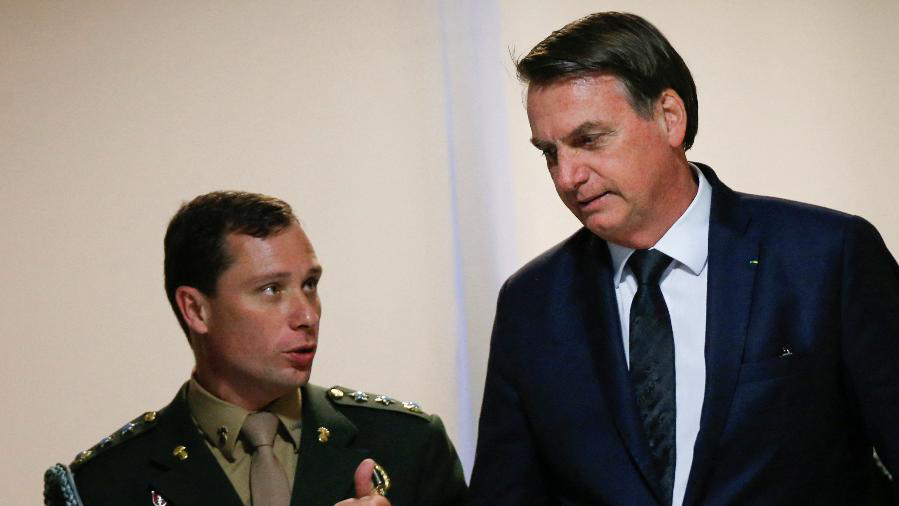 Mauro Cid recebeu visitas de generais na prisão