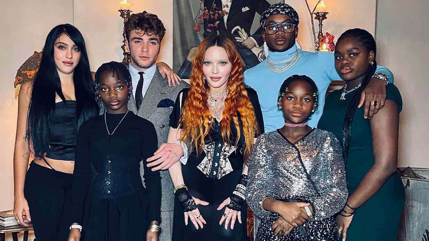 Filhos de Madonna pretendem fazer intervenção da cantora, diz site