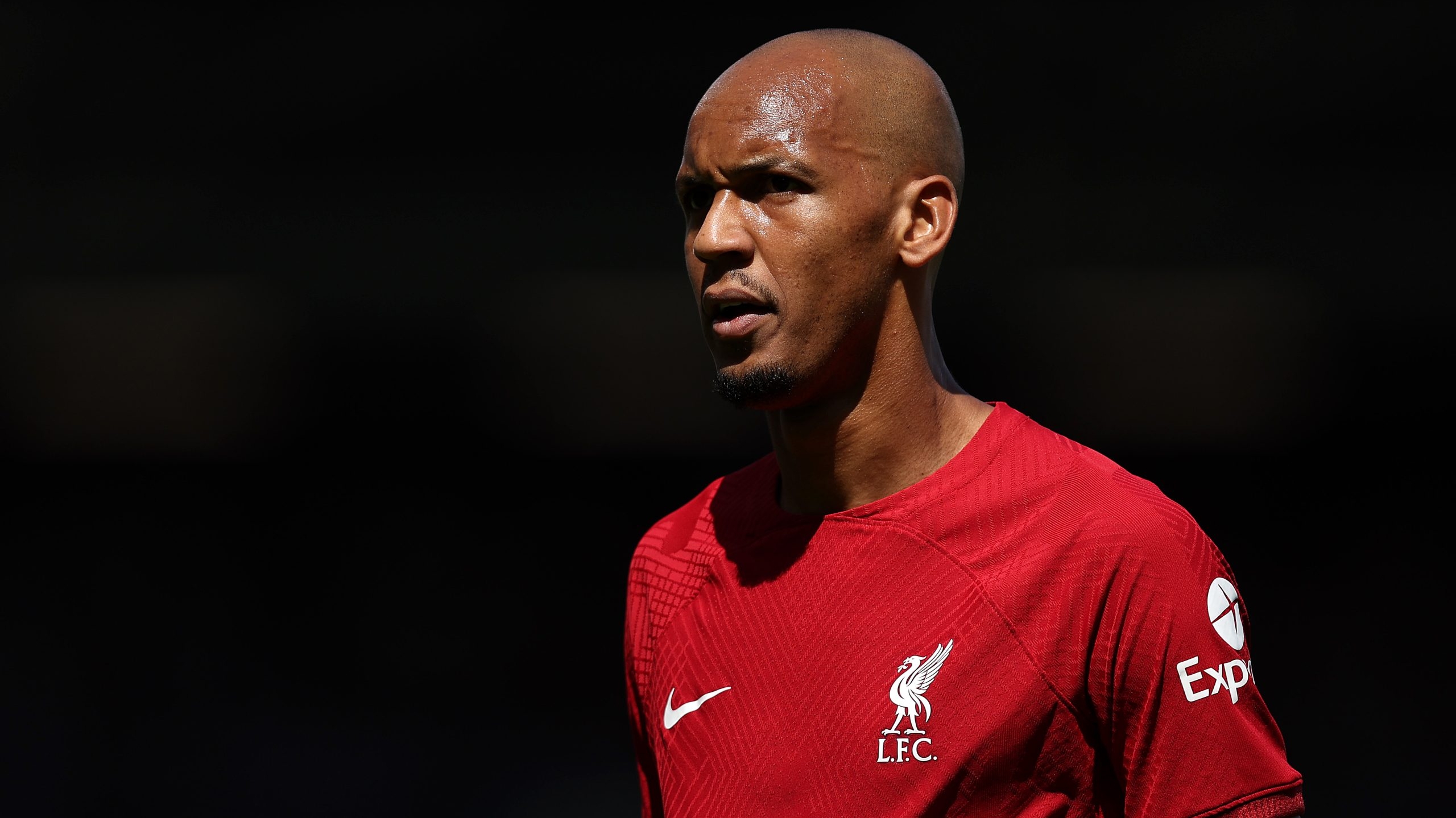 Fabinho não avança em negociação com Al-Ittihad e retorna ao Liverpool