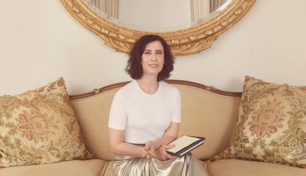 Após se recusar a tomar vacina, Fernanda Torres se rende à AstraZeneca