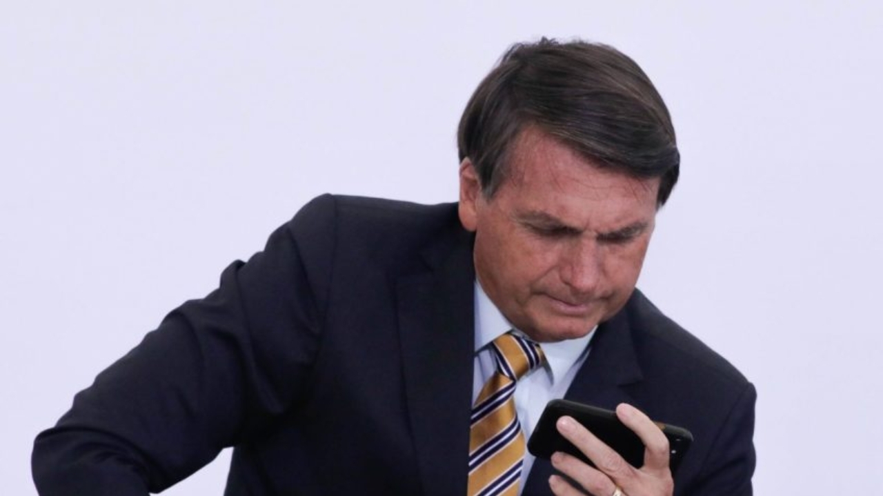 Relatório do Coaf revela arrecadação de R$ 17,1 milhões via Pix por Bolsonaro e beneficiamento de familiares