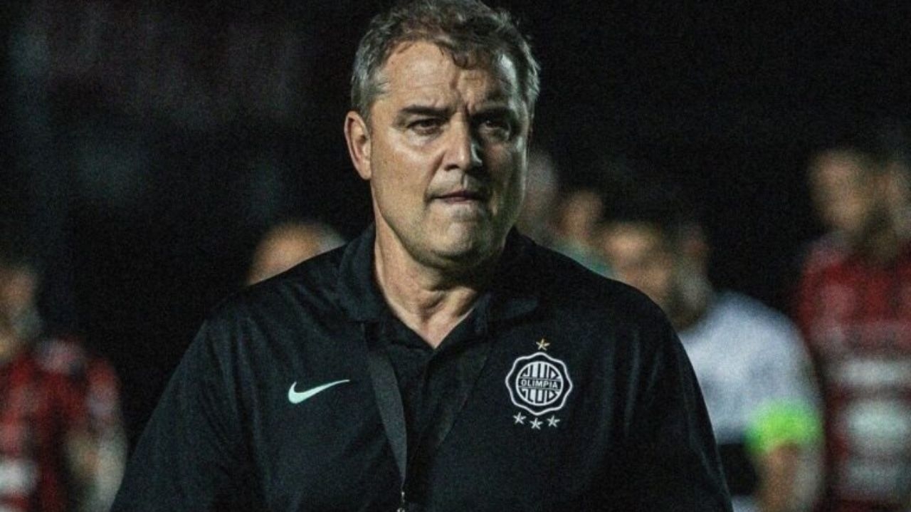 Santos anuncia o técnico uruguaio Diego Aguirre