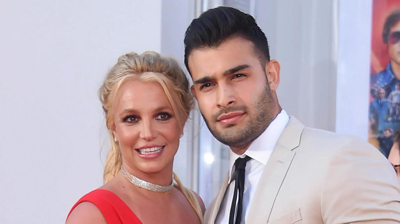 Britney Spears e Sam Asghari estão se divorciando após quase um mês separados