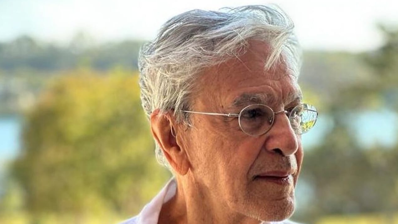 Caetano Veloso enfrenta problemas de saúde e adia agenda de shows