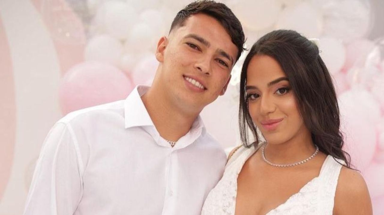 Mirella Santos, das irmãs gêmeas lacração, descobre sexo de seu primeiro bebê em chá revelação