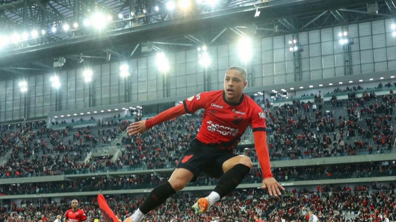 Vitor Roque perde voo e atrasa presença na Seleção Olímpica