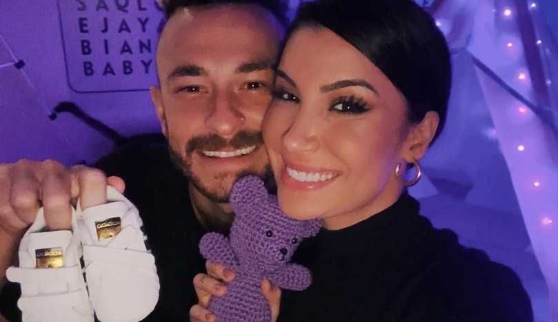 Bianca Andrade mostra barrigão em bastidores de ensaio