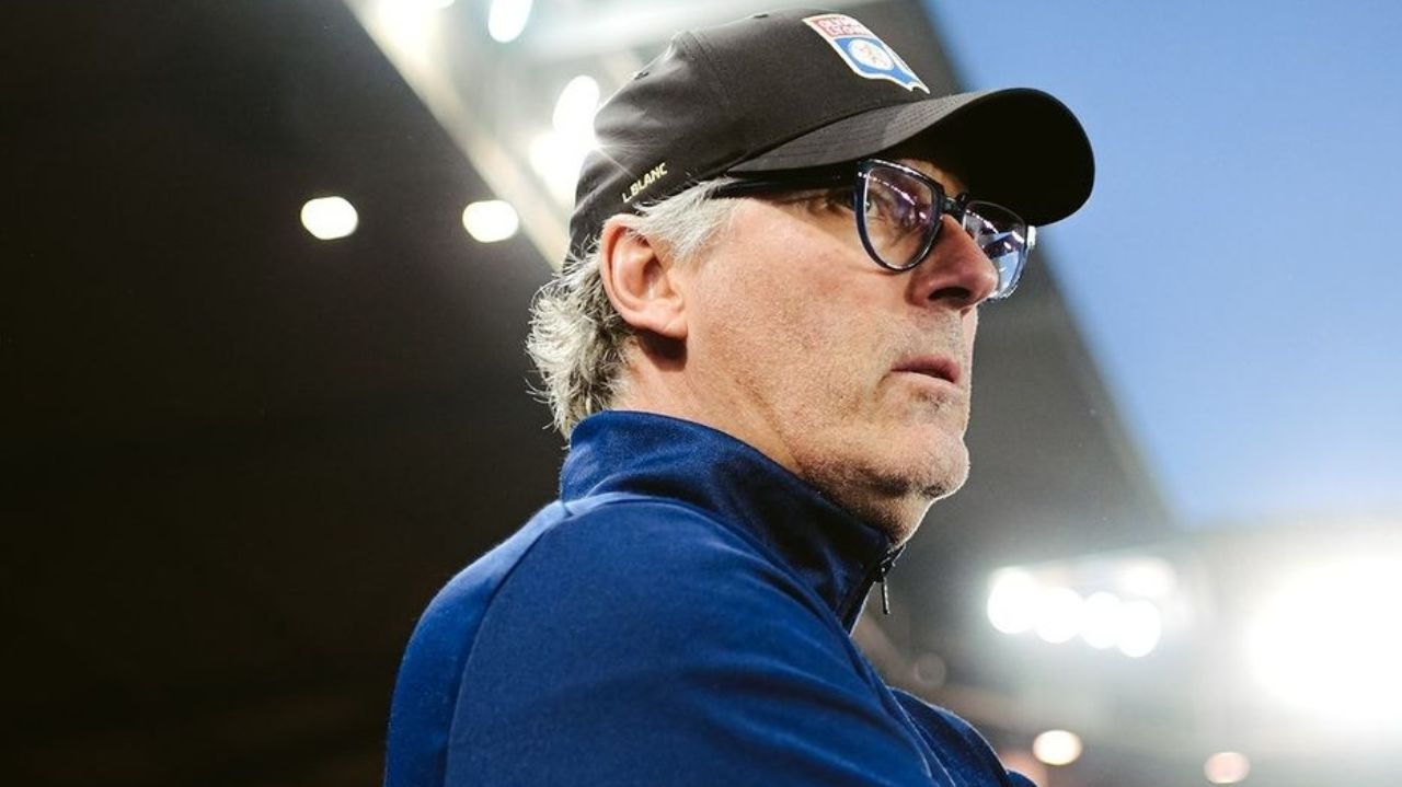 Laurent Blanc é dispensado pelo Lyon após o início de temporada mais difícil do clube
