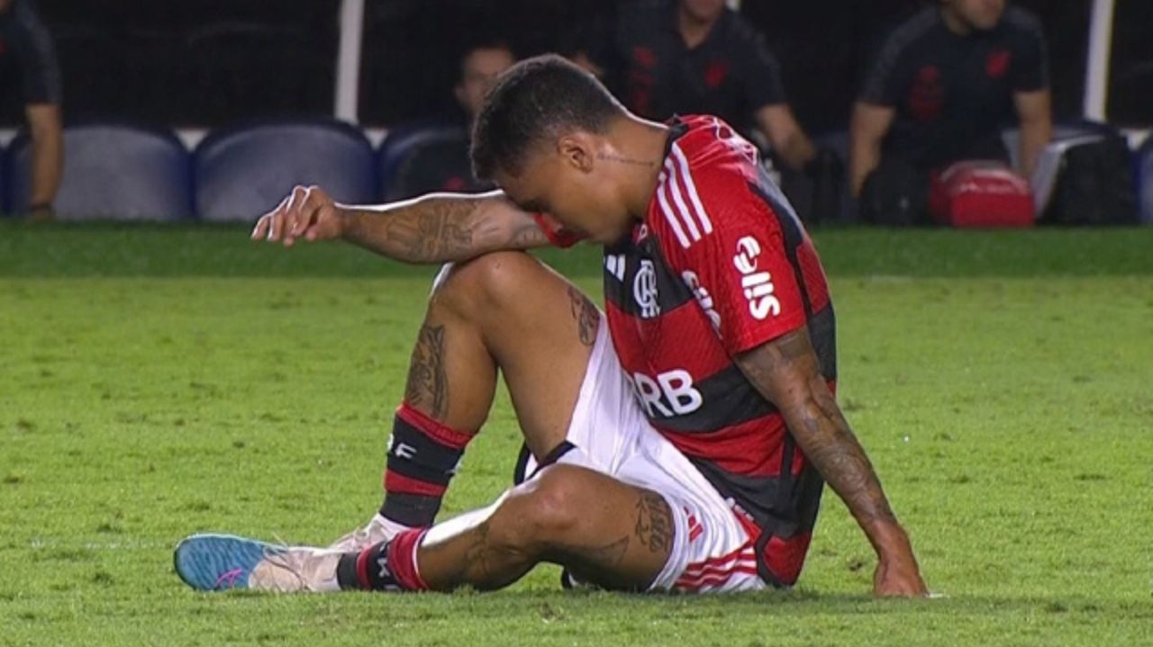 Allan, do Flamengo, ficará em recuperação por dois meses após se machucar em jogo
