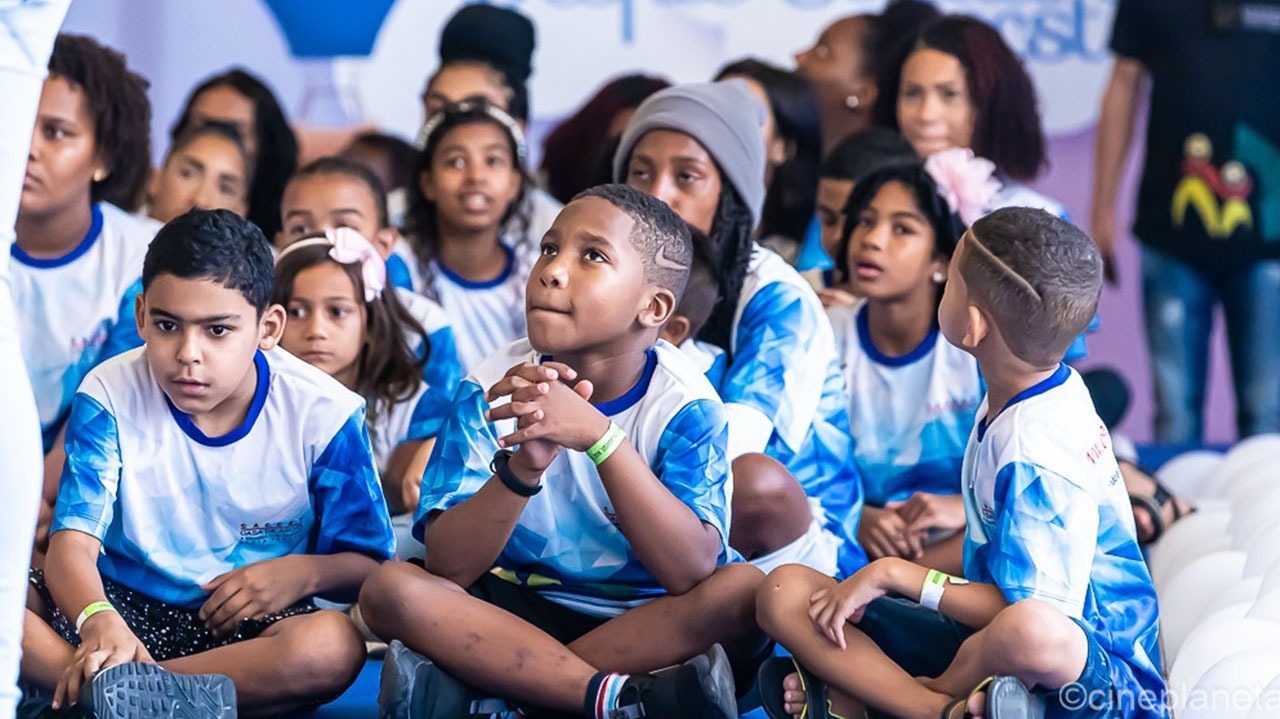 Artistas e influenciadores participam de evento beneficente da Casa de Apoio à Criança com Câncer Santa Teresa