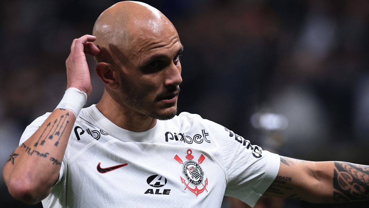 Fábio Santos confirma aposentadoria no Corinthians