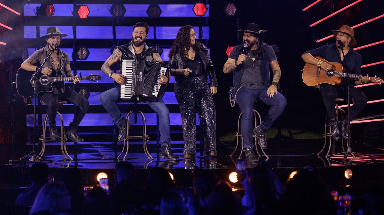 Em parceria com Luiza Martins, banda Traia Véia lança hit inédito