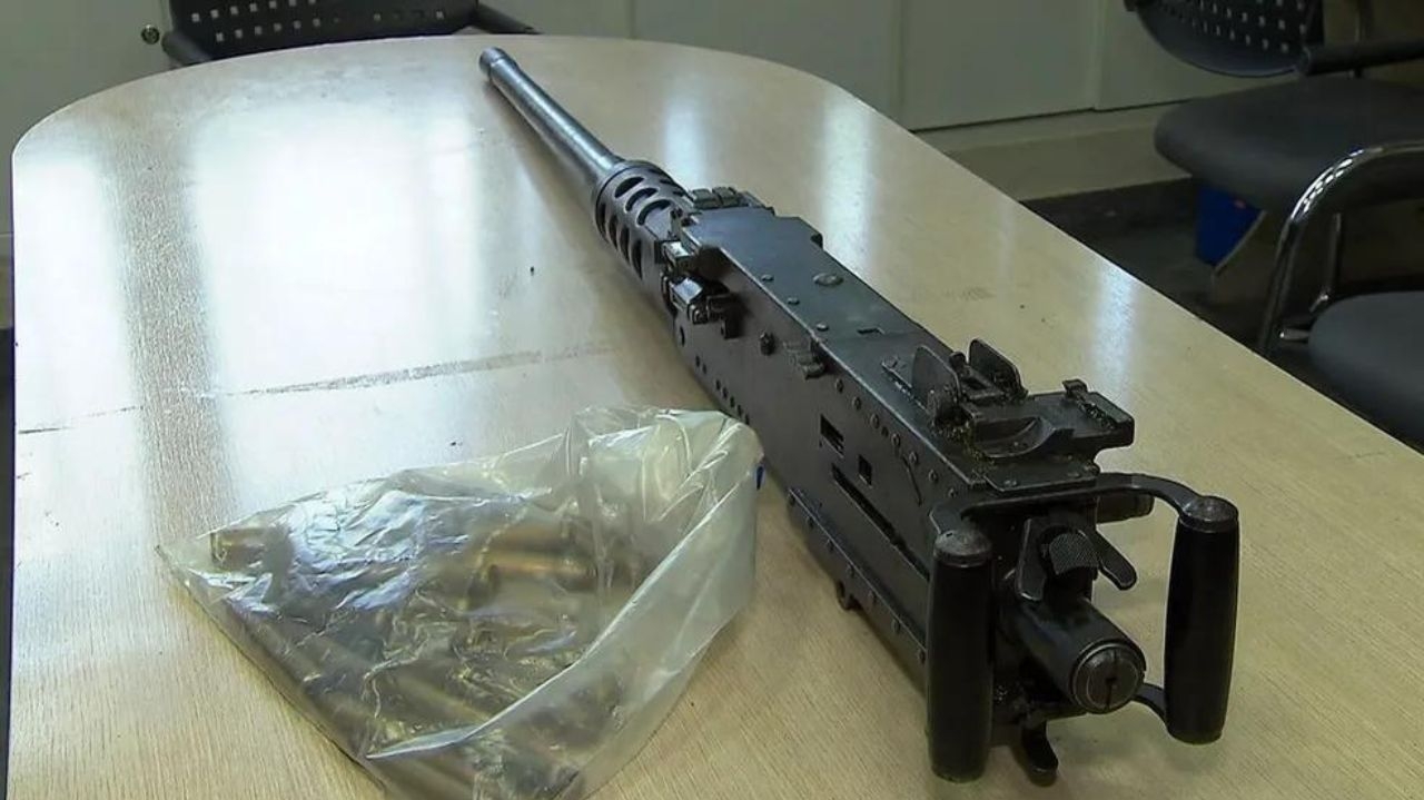 Autoridades militares apuram o sumiço de 21 metralhadoras de um depósito do quartel