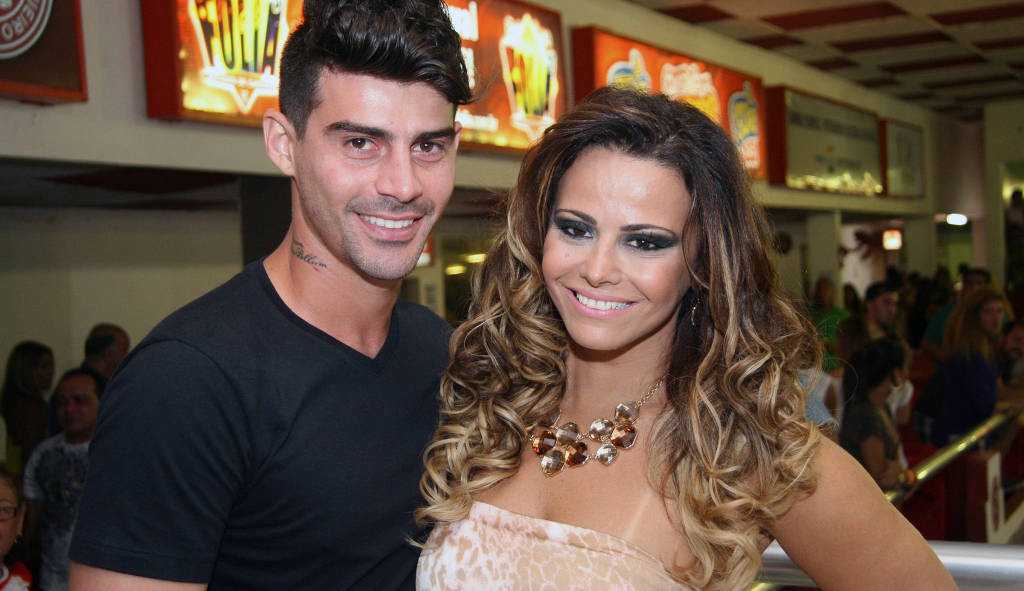 Viviane Araújo se irrita com Radamés após ser citada em entrevista