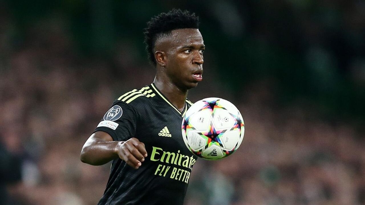 Vinícius Júnior sofre mais um ato racista na Espanha