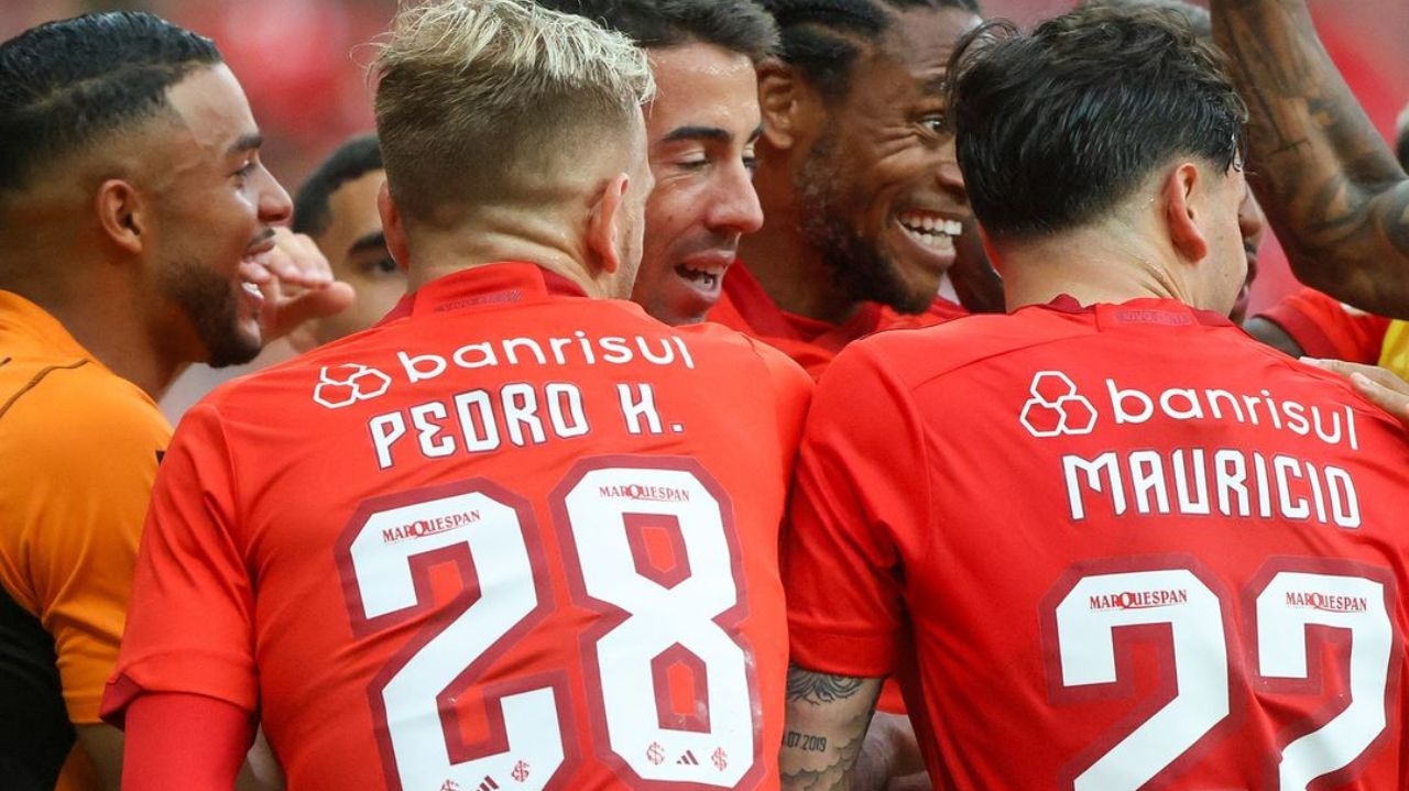 Internacional aplica 7 no Santos e afunda rival no Z4