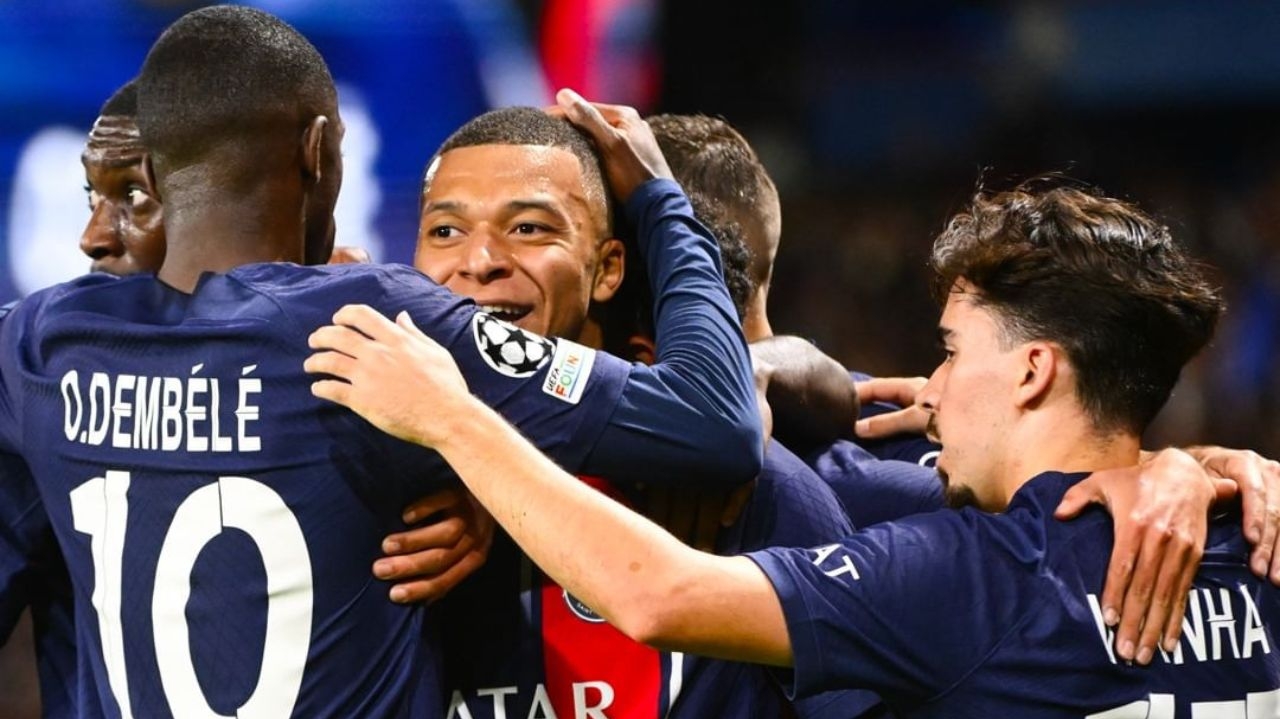PSG vence o Milan e assume a liderança do Grupo F da Champions League