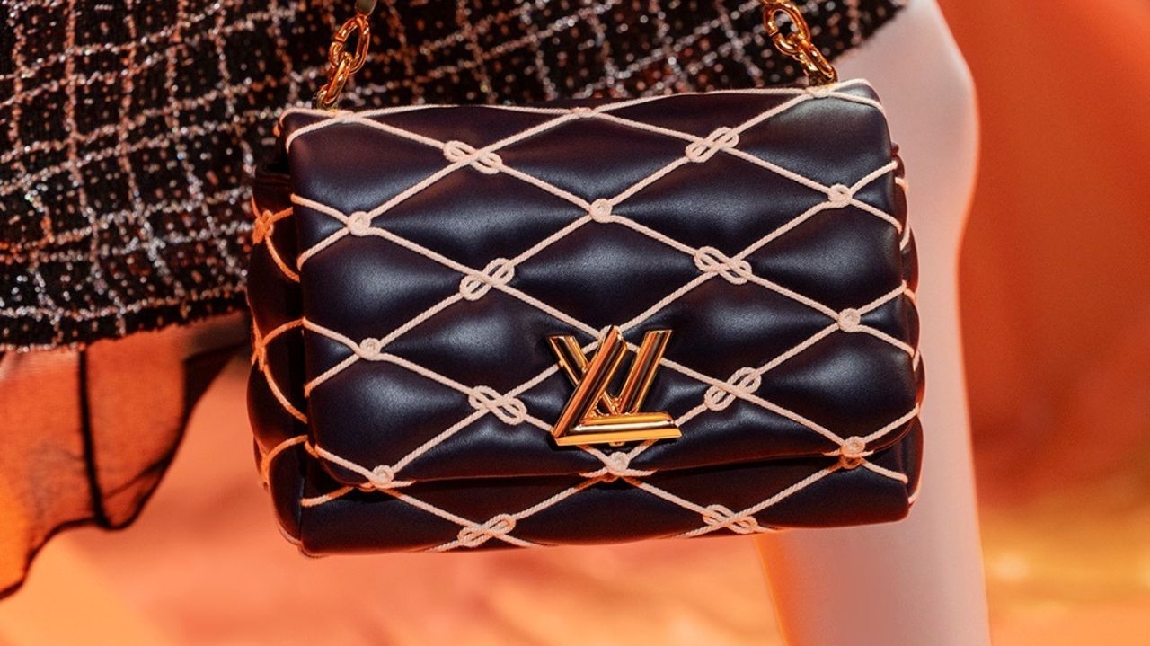 Louis Vuitton é a marca de luxo mais procurada na Internet em 2023; conheça o top 10