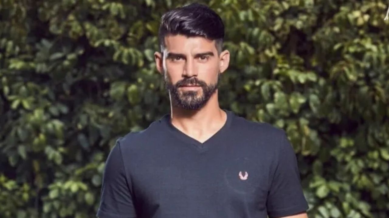 A Fazenda 15: Peão Radamés brinda com “novo grupo”