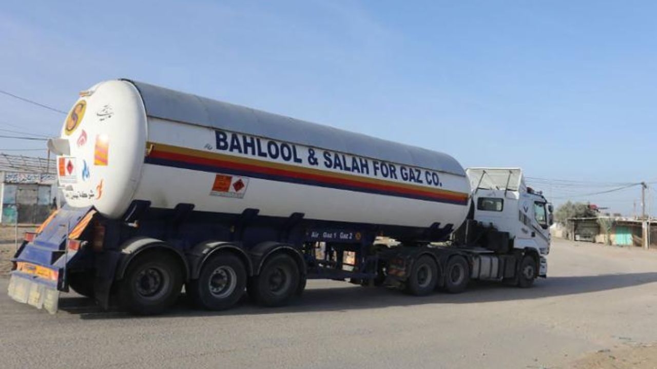 Funcionário da fronteira relata entrada de 70 caminhões de ajuda humanitária em Gaza