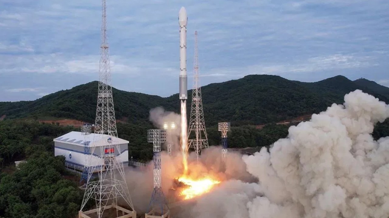 Satélite espião da Coreia do Norte inicia operações