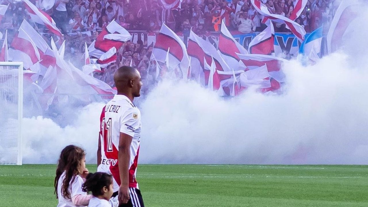 De La Cruz encerra sua passagem pelo River Plate após a conquista do título, mas ainda não confirma ida ao Flamengo