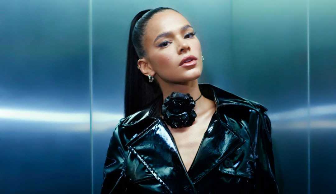 Bruna Marquezine monta balada em sua garagem e batiza com o nome de “/Barquezine”/