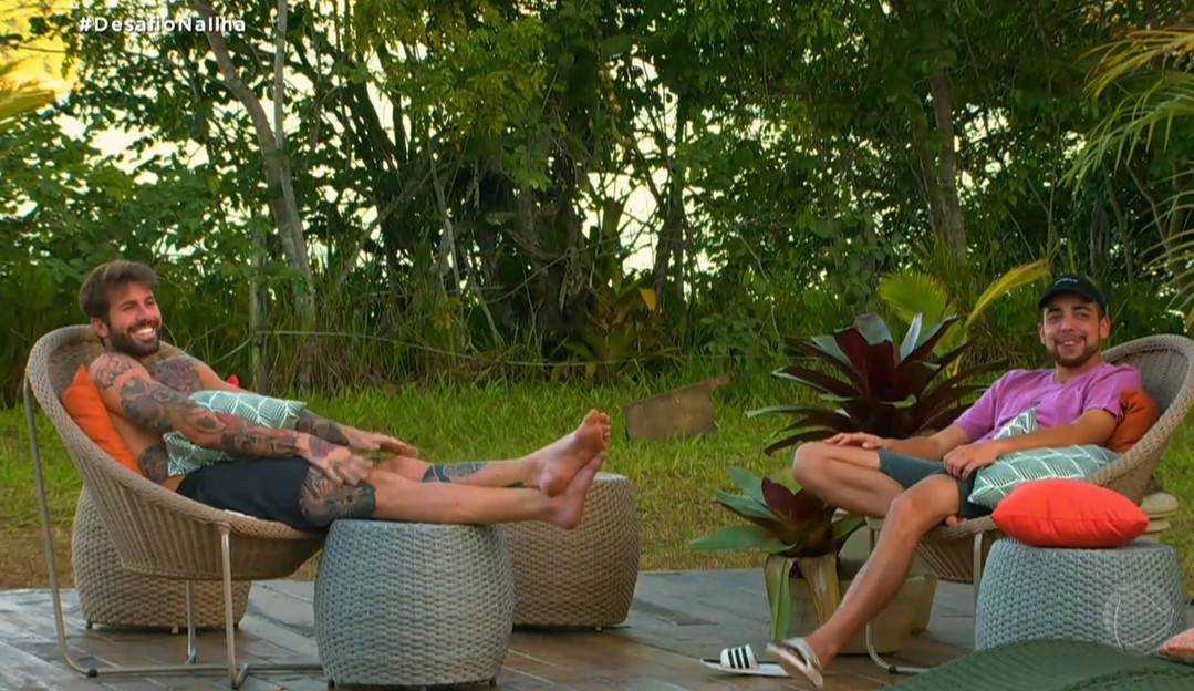 Ilha Record: Claudinho e Lucas criam estratégia de votos